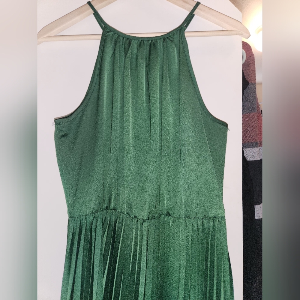 Dress - Picture 3 of 5